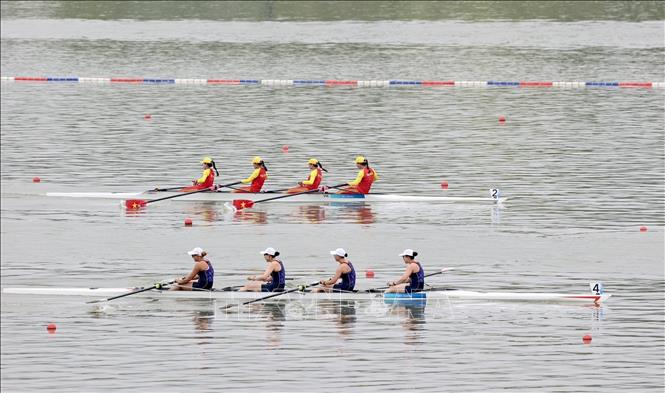 Đội thuyền bốn nữ hạng nặng môn rowing (Đinh Thị Hảo, Dư Thị Bông, Phạm Thị Huệ, Hà Thị Vui) giành HCĐ. Ảnh tư liệu: Hoàng Linh/TTXVN