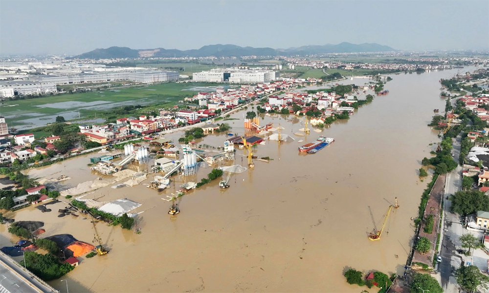 Lũ trên sông Cầu vẫn ở mức trên báo động 3.