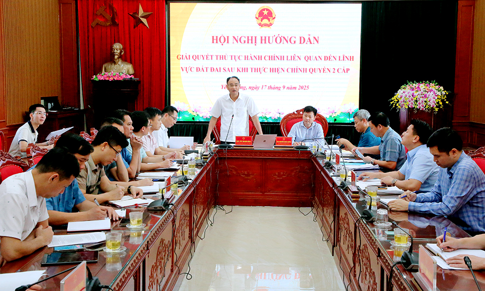 Lãnh đạo Sở Nông nghiệp và Môi trường phát biểu tại hội nghị.