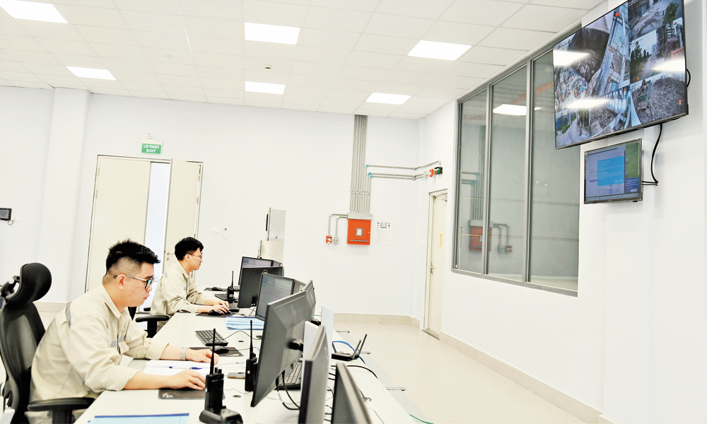 ận hành tại phòng điều hành tự động, Nhà máy điện rác Thăng Long - Bắc Ninh.