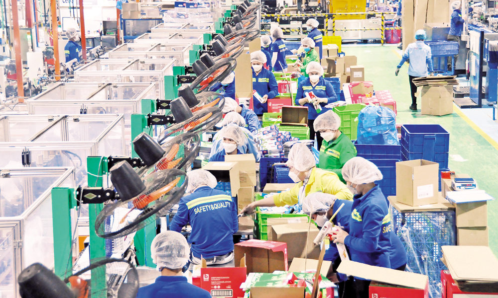 Công ty trách nhiệm hữu hạn Cedo Việt Nam (Khu công nghiệp Đại Đồng-Hoàn Sơn) nhiều lần được khen thưởng về chấp hành tốt nghĩa vụ thuế.