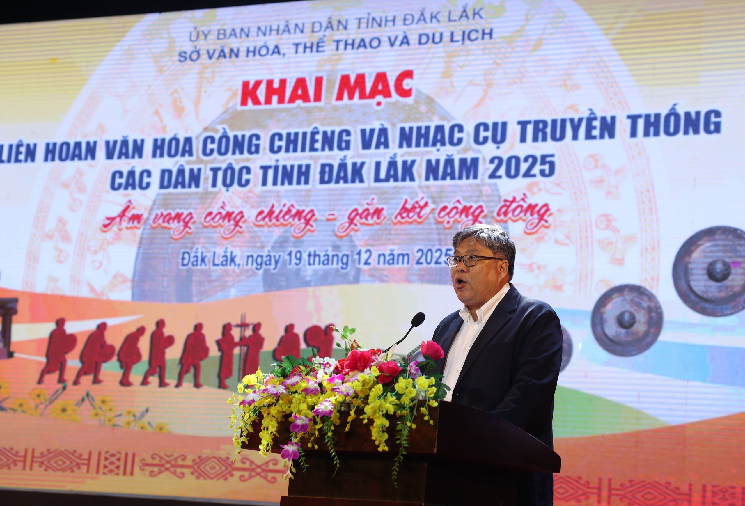 Ông Nguyễn Lê Vũ, Phó Giám đốc Sở Văn hóa, Thể thao và Du lịch tỉnh Đắk Lắk phát biểu khai mạc. Ảnh: Tuấn Anh - TTXVN