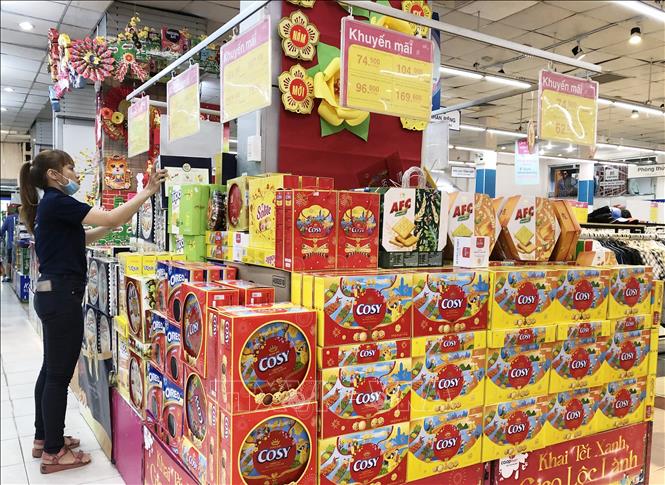 Nhóm ngành hàng bánh, kẹo khuyến mại giảm giá tại siêu thị Thành phố Hồ Chí Minh. 
