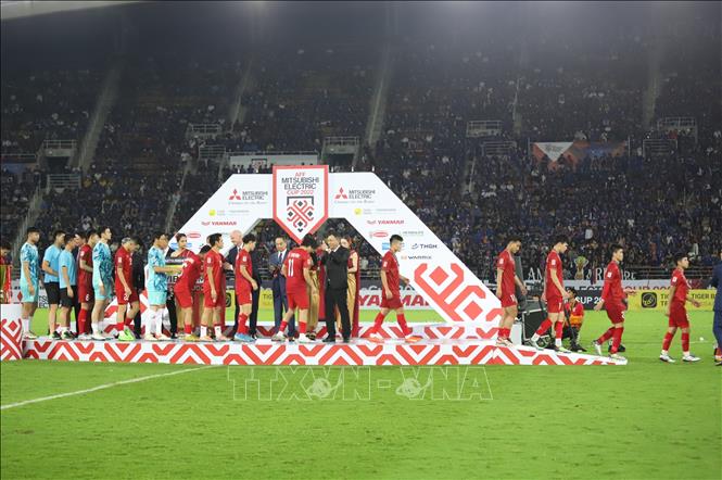 Đội tuyển Việt Nam nhận Huy chương Bạc. Ảnh: Huy Tiến/Pv TTXVN tại Thái Lan