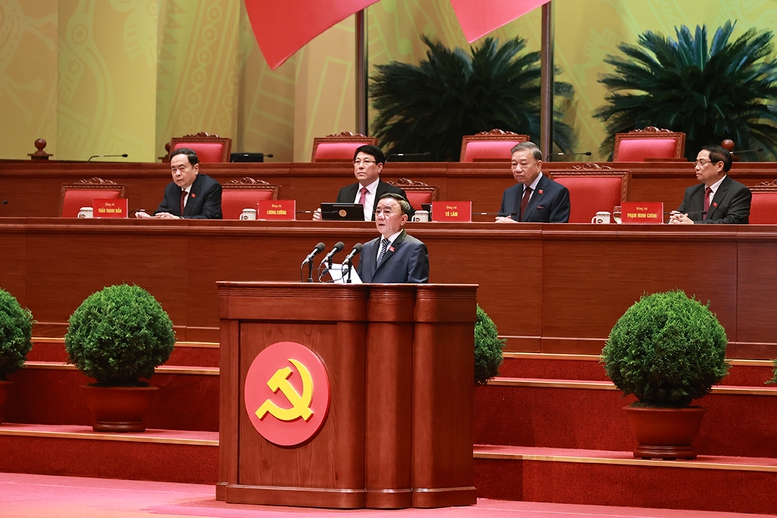 Đồng chí Trần Cẩm Tú, Ủy viên Bộ Chính trị, Thường trực Ban Bí thư tuyên bố lý do, khai mạc phiên họp trù bị Đại hội XIV của Đảng