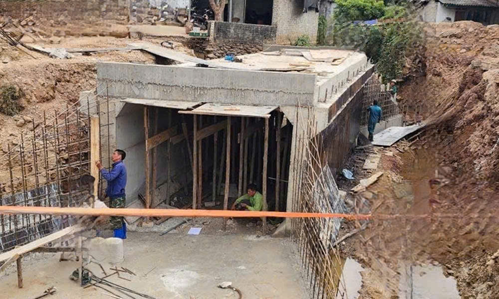 Nhà thầu thi công gói thầu sửa chữa nền, mặt đường và công trình trên tuyến đường tỉnh 248 thuộc địa bàn xã Sa Lý.