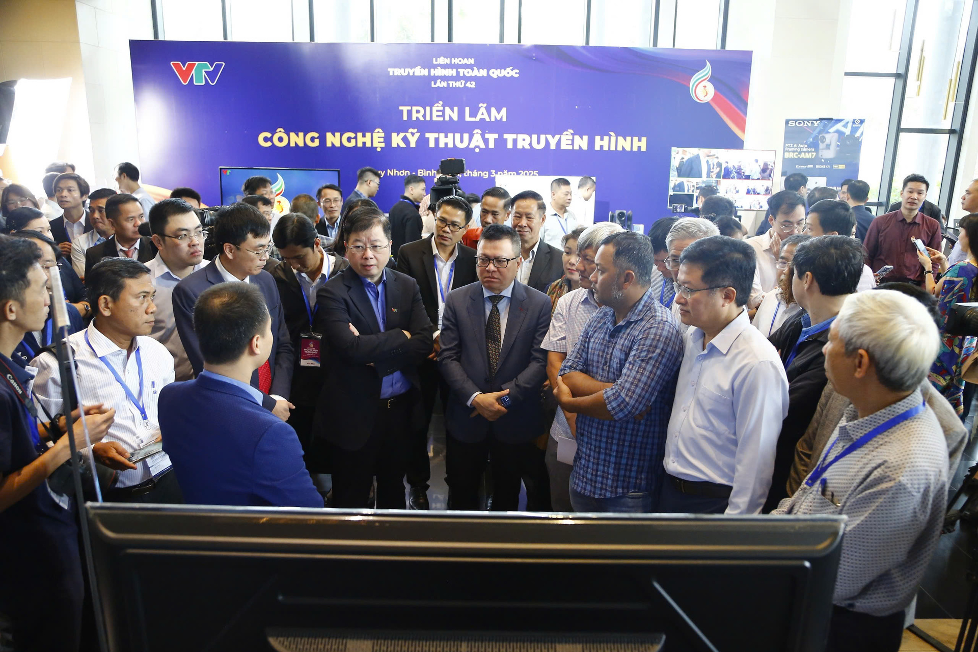 Các đại biểu dự Khai mạc Triển lãm Công nghệ kỹ thuật truyền hình. Ảnh: VTV