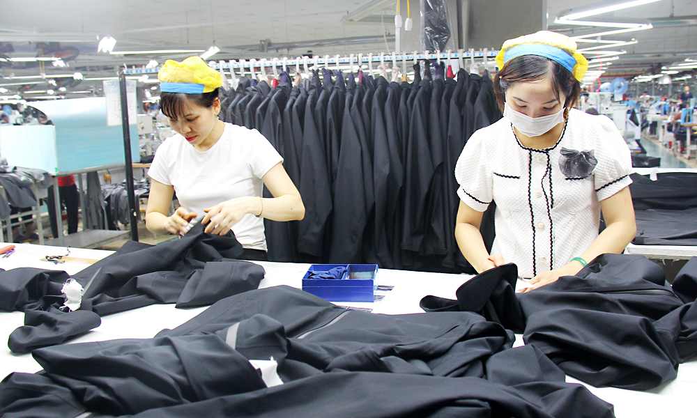 Dây chuyền sản xuất tại Công ty cổ phần Tổng Công ty May Bắc Giang LGG.