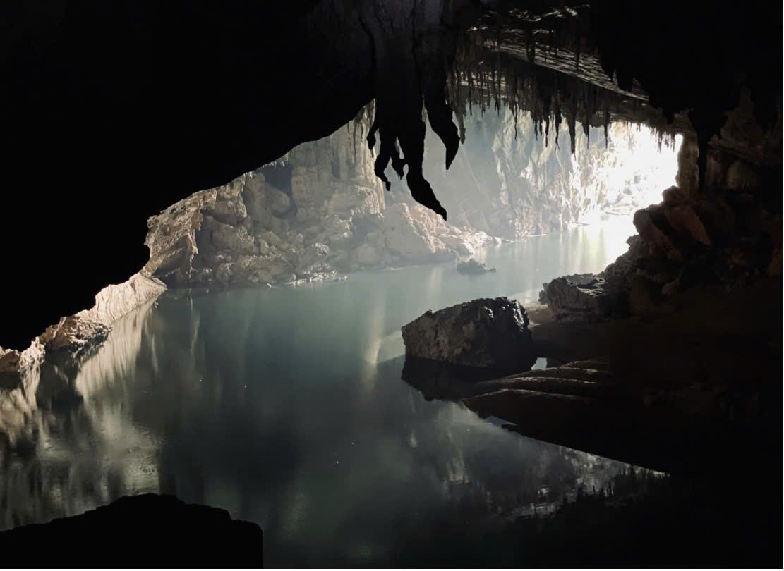 Quang cảnh nhìn từ trong hang Xe Bang Fai, Vườn Quốc gia Hin Nam Nô, Lào (Ảnh: GIZ ProFEB)