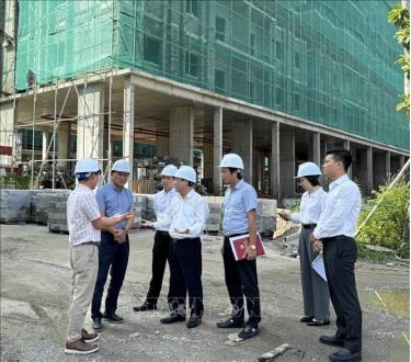Đoàn công tác Bộ Xây dựng kiểm tra dự án nhà ở xã hội Cát Tường Smart City tại xã Yên Trung.