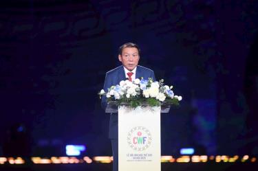 Bộ trưởng Bộ VHTTDL Nguyễn Văn Hùng phát biểu tại lễ bế mạc. Ảnh: hanoimoi