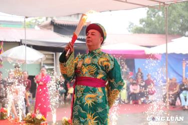 Tín ngưỡng thờ Mẫu Tam phủ của người Việt đã được UNESCO công nhận là Di sản Văn hóa phi vật thể đại diện của nhân loại năm 2016.