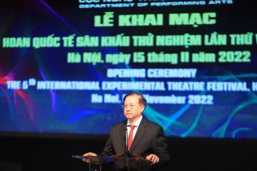 Thứ trưởng Văn hóa, Thể thao và Du lịch Tạ Quang Đông phát biểu tại liên hoan. (Ảnh: QUANG TẤN)