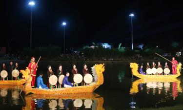 Diễn xướng quan họ trên thuyền đang trở thành sản phẩm văn hóa du lịch có thương hiệu của Bắc Ninh.