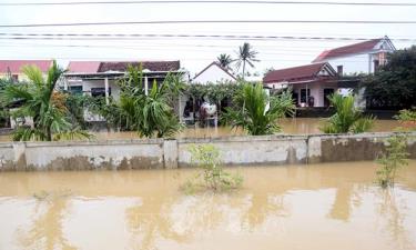 Nhiều nhà dân tại thôn Đồng Tư (xã Ninh Châu, tỉnh Quảng Trị) ngập sâu trong nước ngày 4/11.