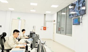 ận hành tại phòng điều hành tự động, Nhà máy điện rác Thăng Long - Bắc Ninh.