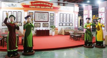 Gian trưng bày tranh Đồng Hồ của tỉnh Bắc Ninh tham gia Triển lãm thành tựu đất nước tại Trung tâm Triển lãm Quốc gia (Hà Nội). Ảnh: Thuận Thảo