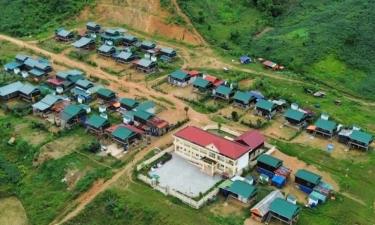 Trước 31/1/2026, hoàn thành xây mới, tái định cư cho những hộ có nhà bị lũ cuốn trôi, sập đổ hoàn toàn.