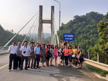 Hội Nhà báo tỉnh Khánh Hòa tổ chức chuyến đi thực tế sáng tạo báo chí chất lượng cao.