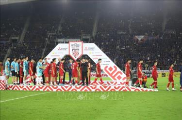 Đội tuyển Việt Nam nhận Huy chương Bạc. Ảnh: Huy Tiến/Pv TTXVN tại Thái Lan