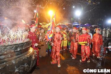 Các nghi lễ tại lễ hội khai ấn đền Trần được cử hành trang trọng theo nghi thức truyền thống