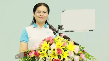 Đồng chí Hà Thị Nga phát biểu khai mạc.