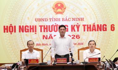 
Đồng chí Nguyễn Hồng Thái chỉ đạo cần xây dựng và giám sát chặt chẽ kịch bản tăng trưởng, giải ngân vốn đầu tư công 6 tháng cuối năm 2026.